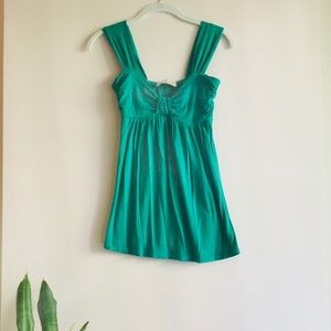 Emerald green Lush tank